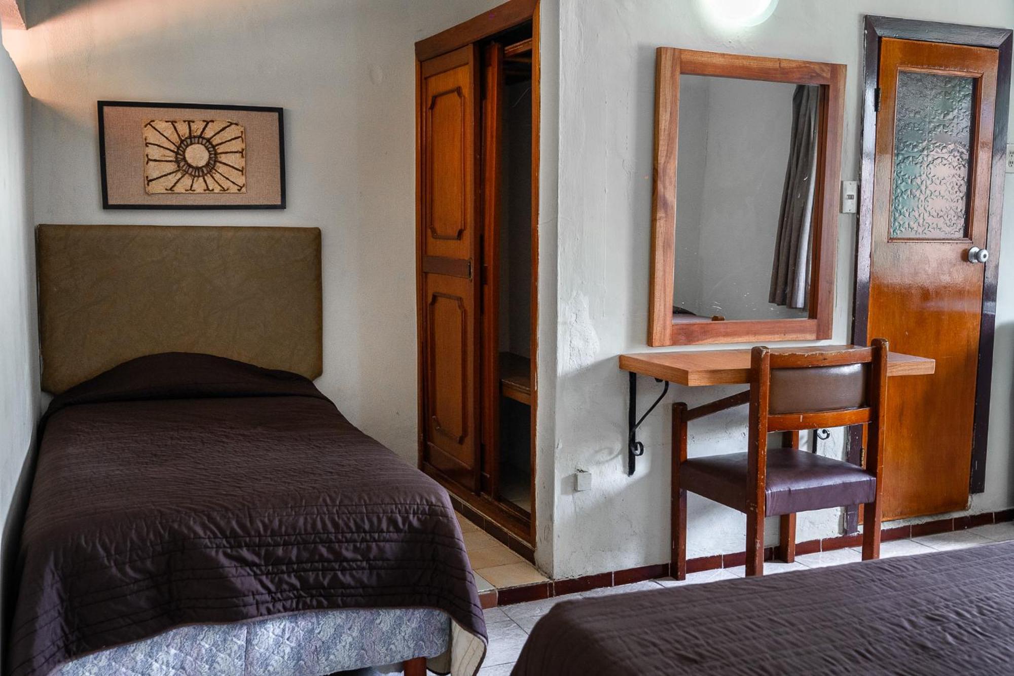 Hotel Maria De La Luz Valladolid  Buitenkant foto