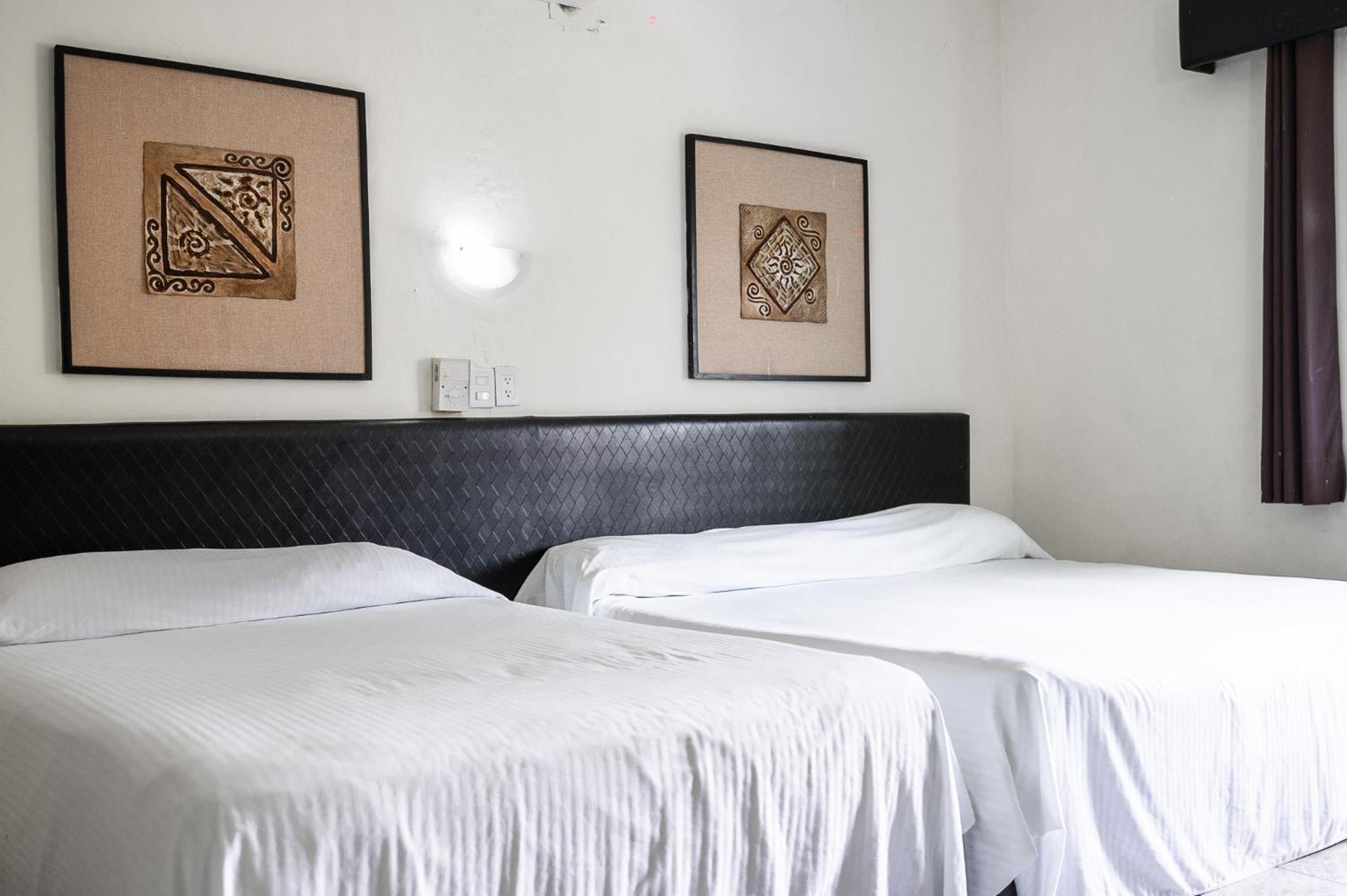 Hotel Maria De La Luz Valladolid  Buitenkant foto