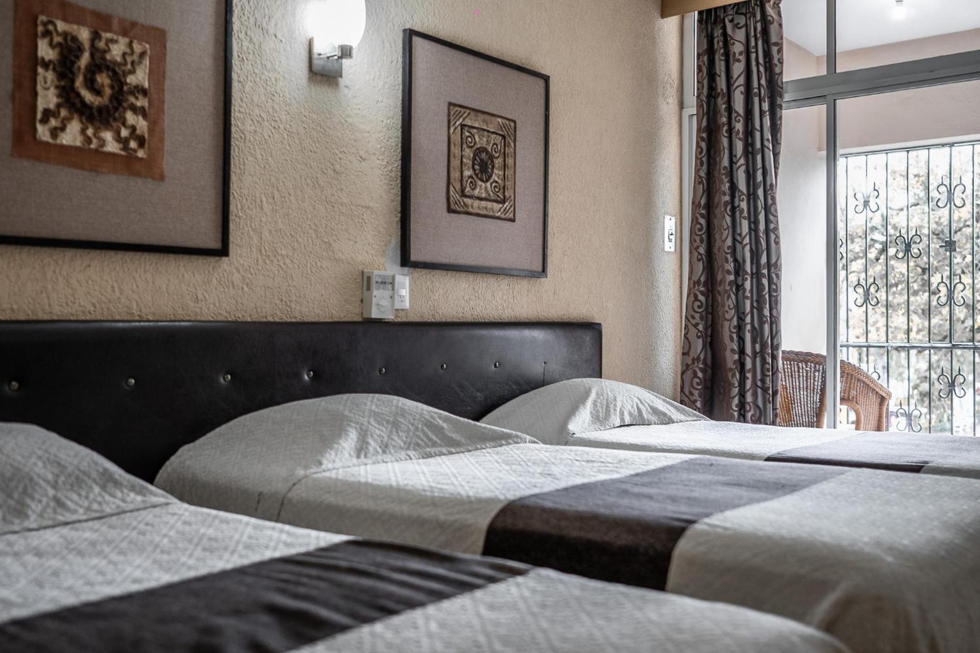 Hotel Maria De La Luz Valladolid  Buitenkant foto