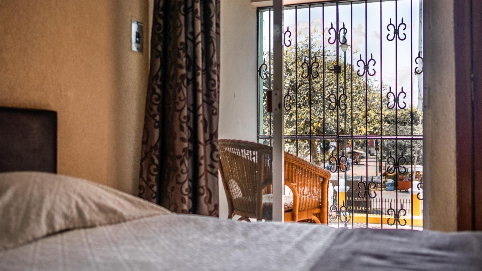 Hotel Maria De La Luz Valladolid  Buitenkant foto