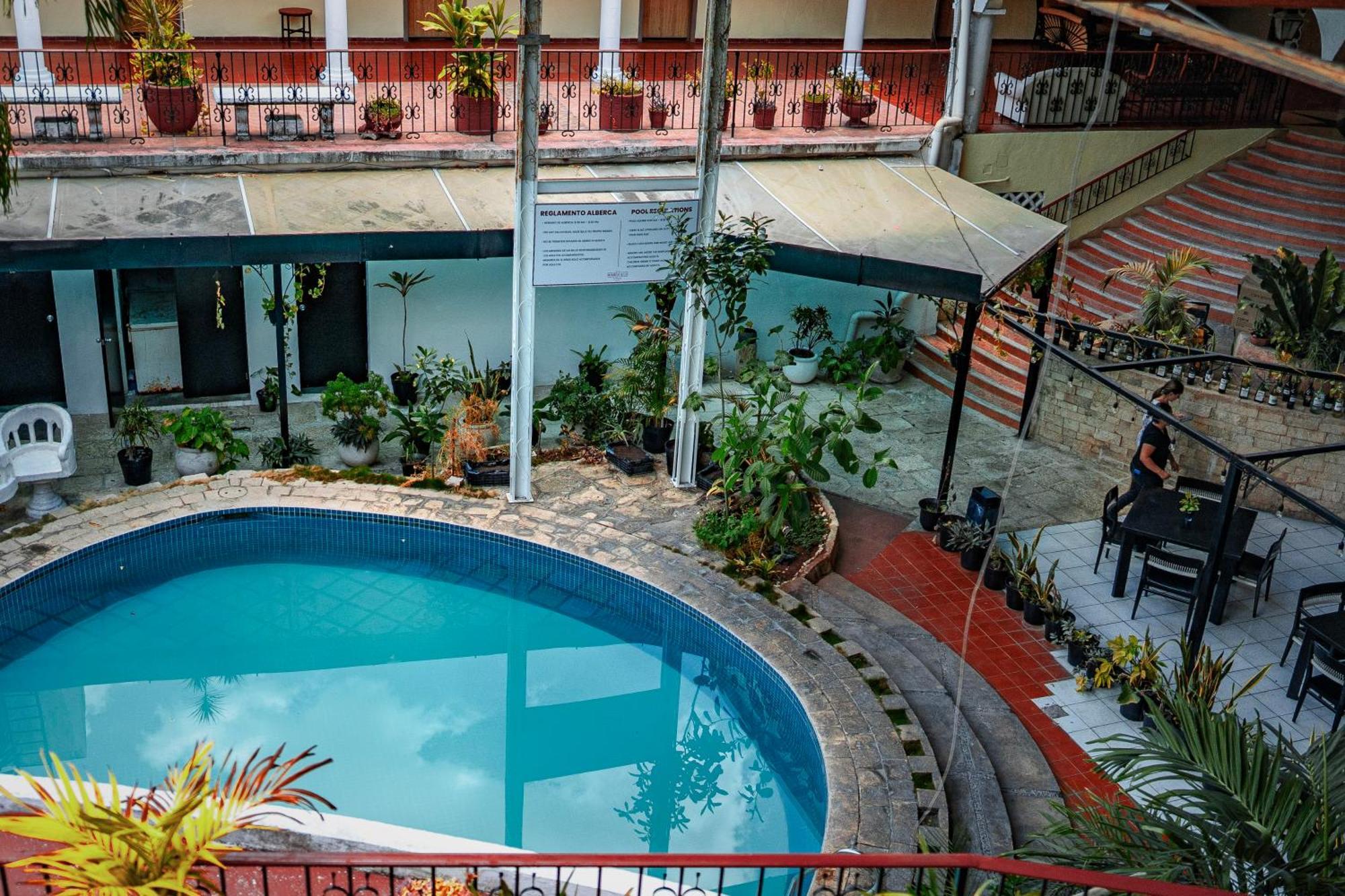 Hotel Maria De La Luz Valladolid  Buitenkant foto