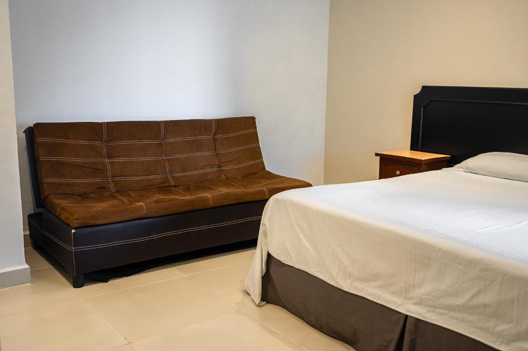Hotel Maria De La Luz Valladolid  Buitenkant foto