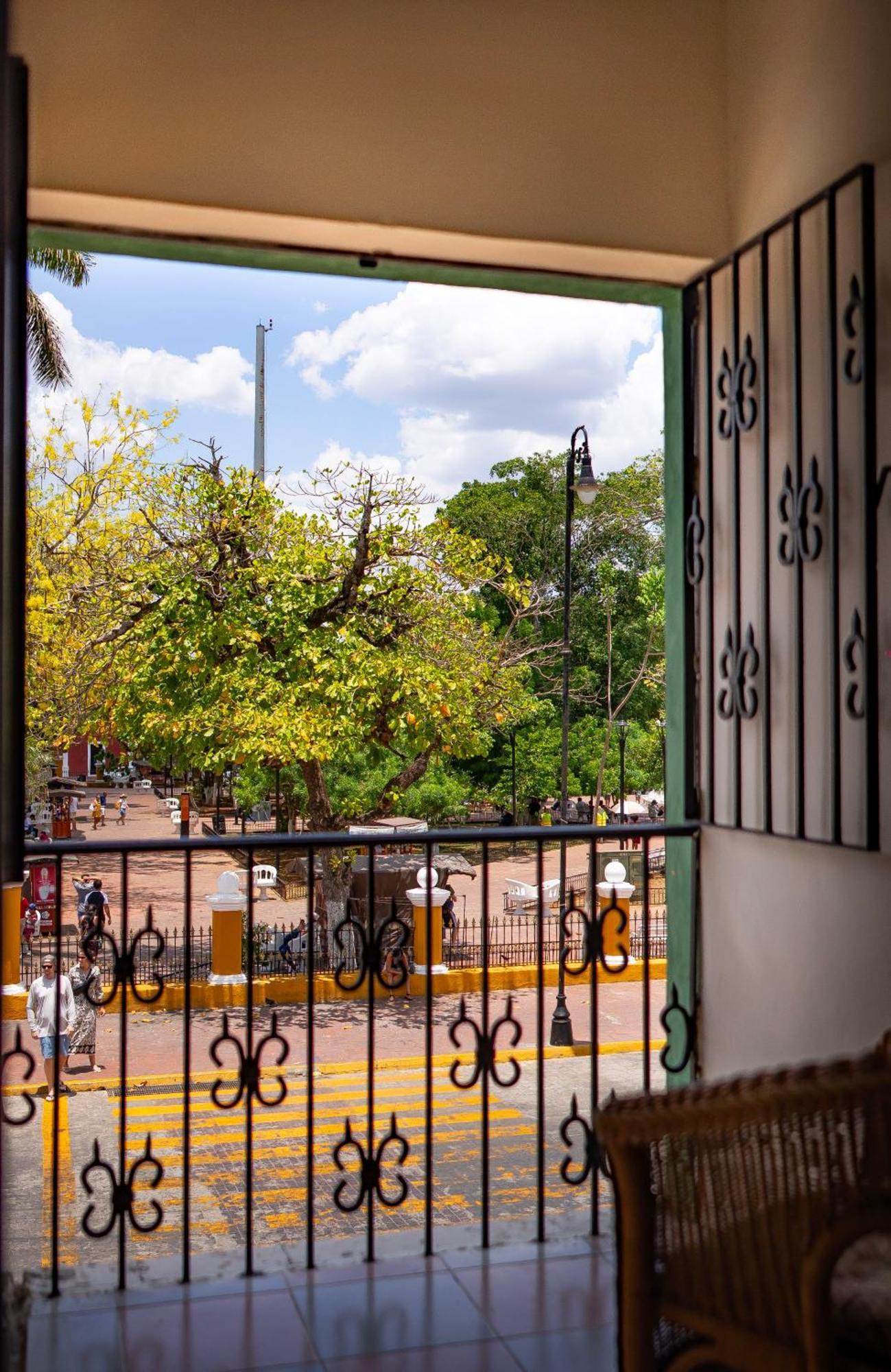Hotel Maria De La Luz Valladolid  Buitenkant foto