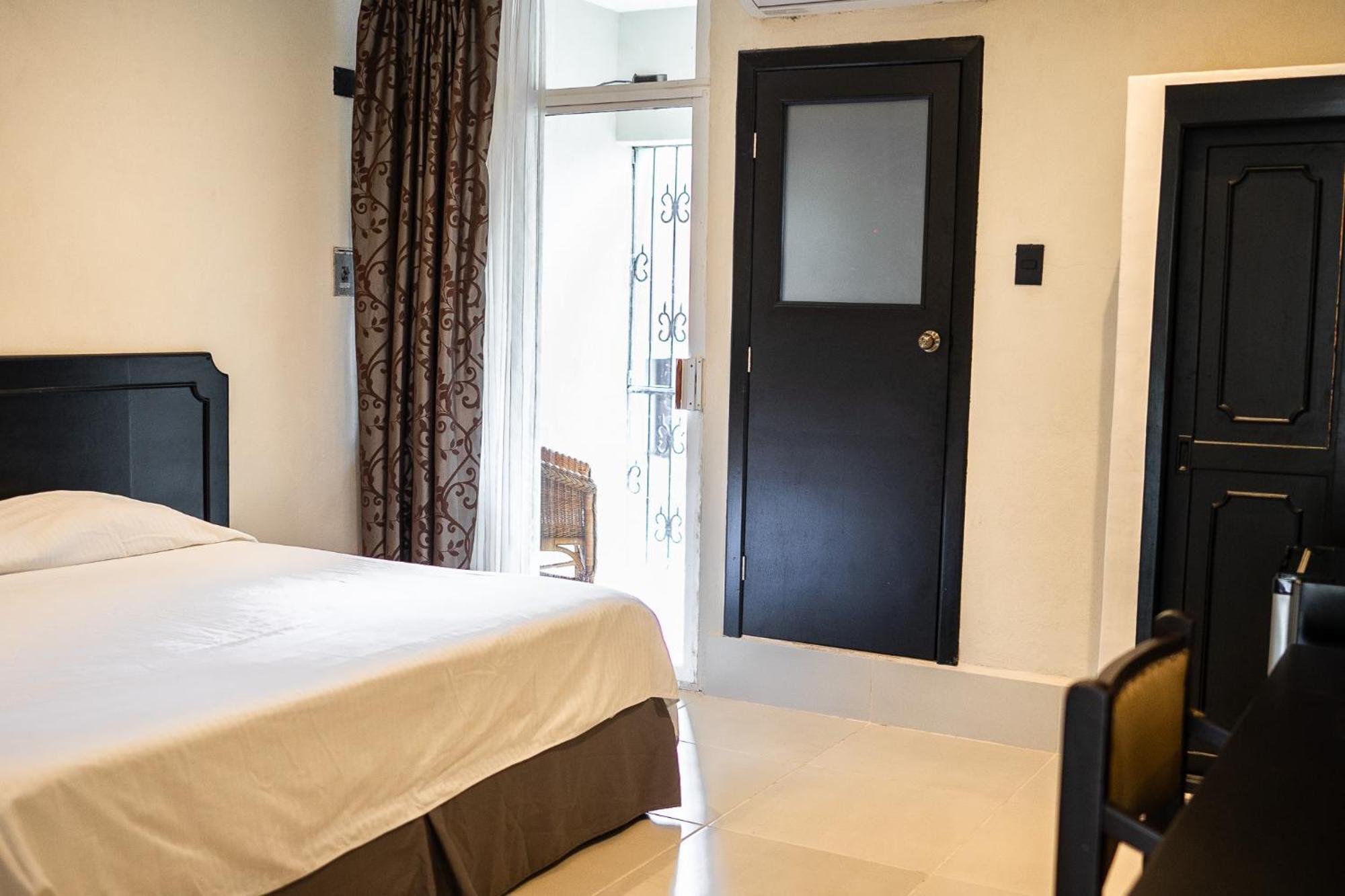 Hotel Maria De La Luz Valladolid  Buitenkant foto
