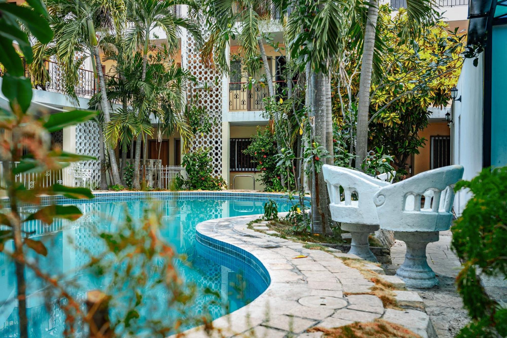 Hotel Maria De La Luz Valladolid  Buitenkant foto