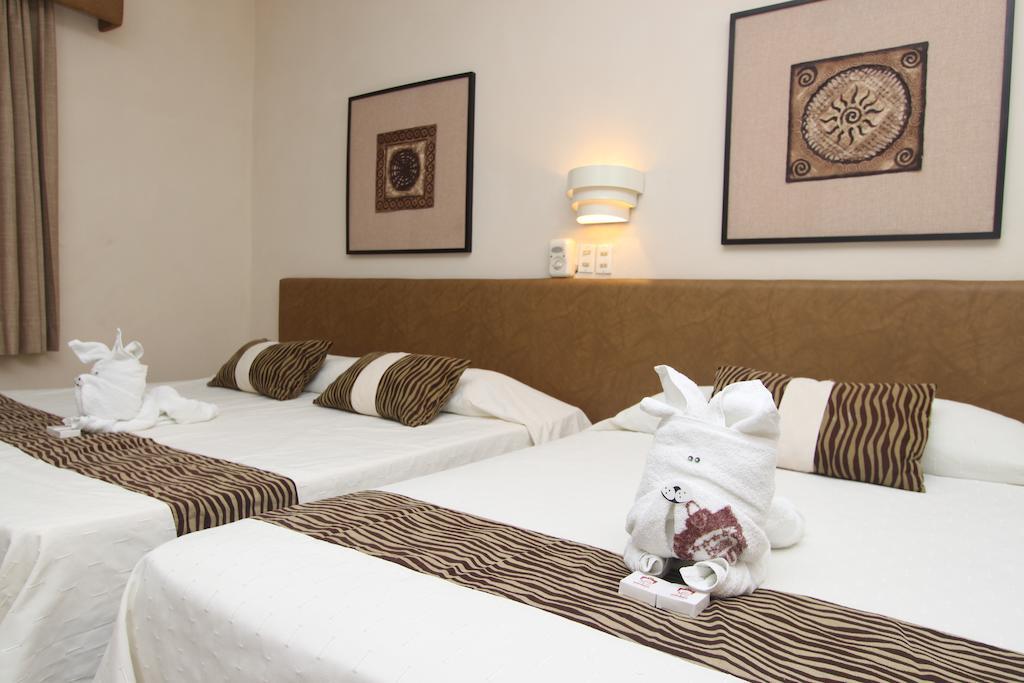 Hotel Maria De La Luz Valladolid  Buitenkant foto