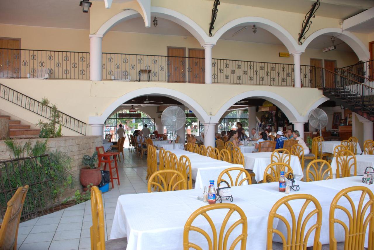 Hotel Maria De La Luz Valladolid  Buitenkant foto