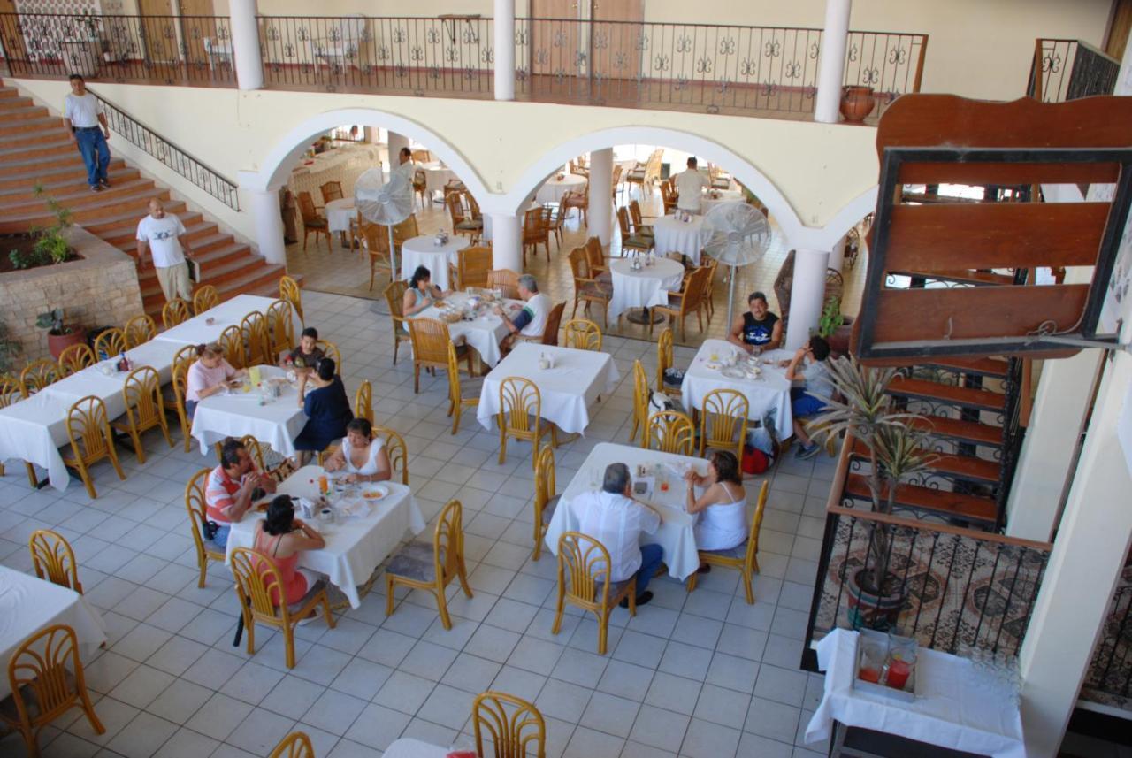Hotel Maria De La Luz Valladolid  Buitenkant foto