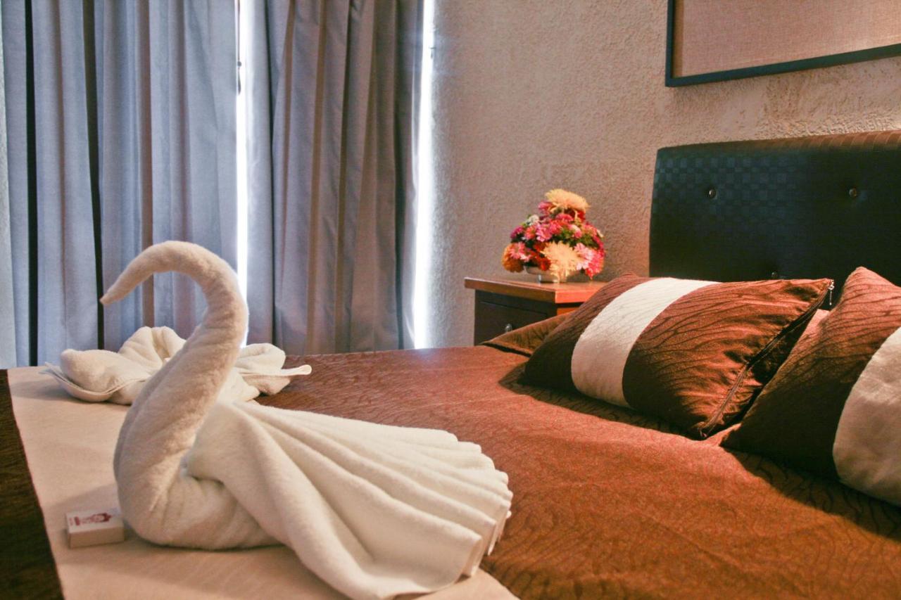 Hotel Maria De La Luz Valladolid  Buitenkant foto